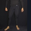 calza larga hombre algodon con spandex negro, vista de pie de frente